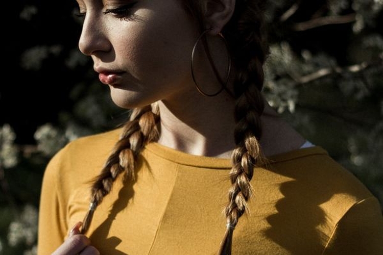 Penteados para a escola para meninas de 14 anos