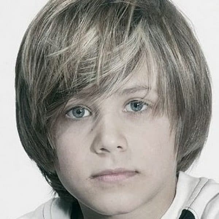 Penteados para meninos com cabelo comprido