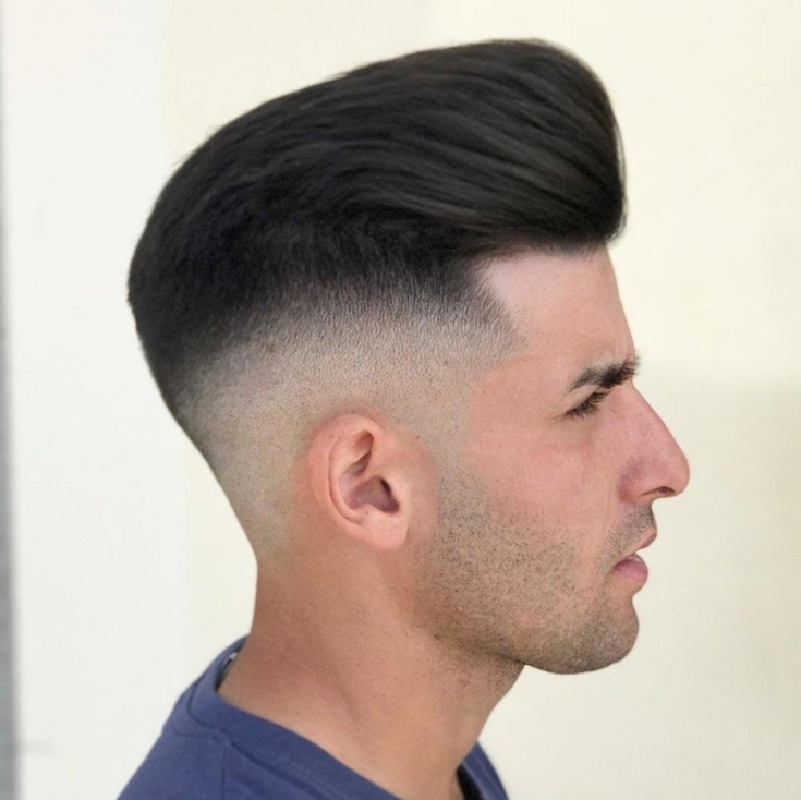 Penteados para homens carecas com cabelo recuando