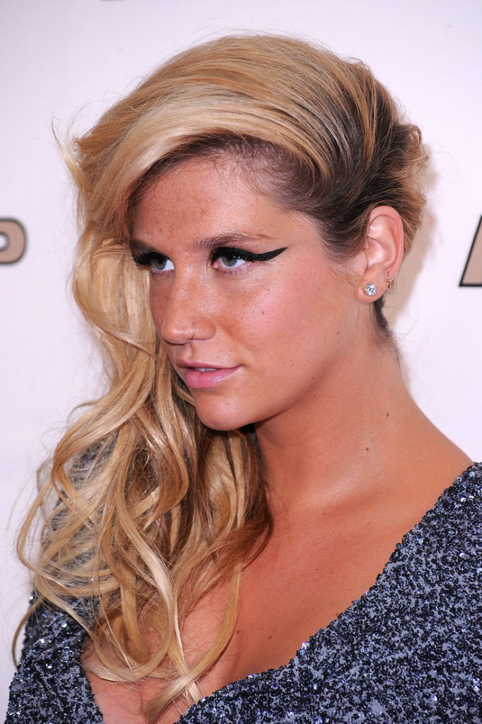 Penteados laterais com cachos