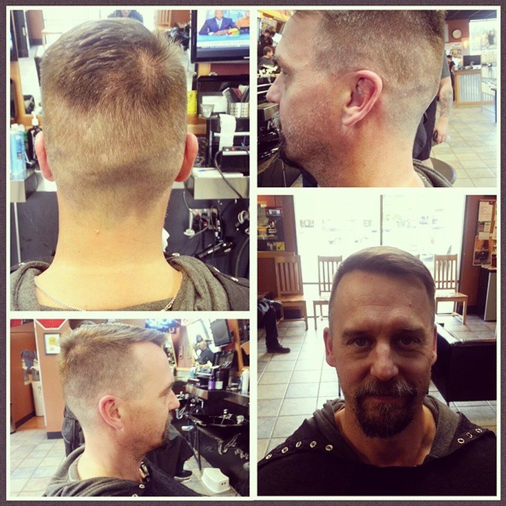 Penteados para homens carecas com cabelo recuando