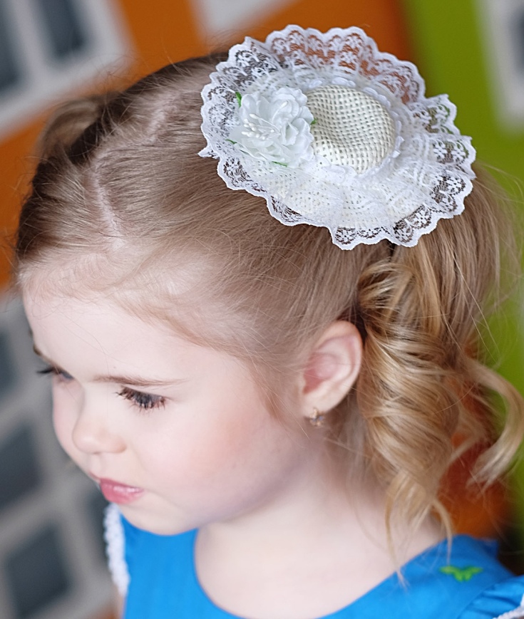 Penteados infantis para cabelos curtos para todos os dias na escola e no jardim de infância