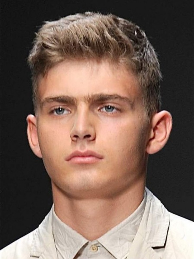 Corte de cabelo masculino para rosto redondo