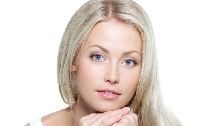 Como clarear o cabelo 2 tons em casa