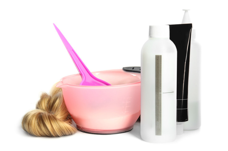 Como clarear o cabelo 2 tons em casa